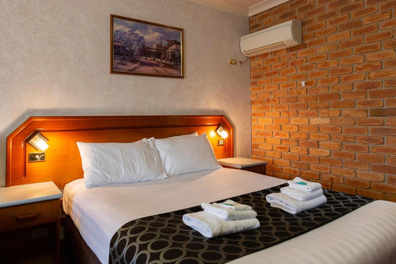 The Crossing Motel Junee Bagian luar foto
