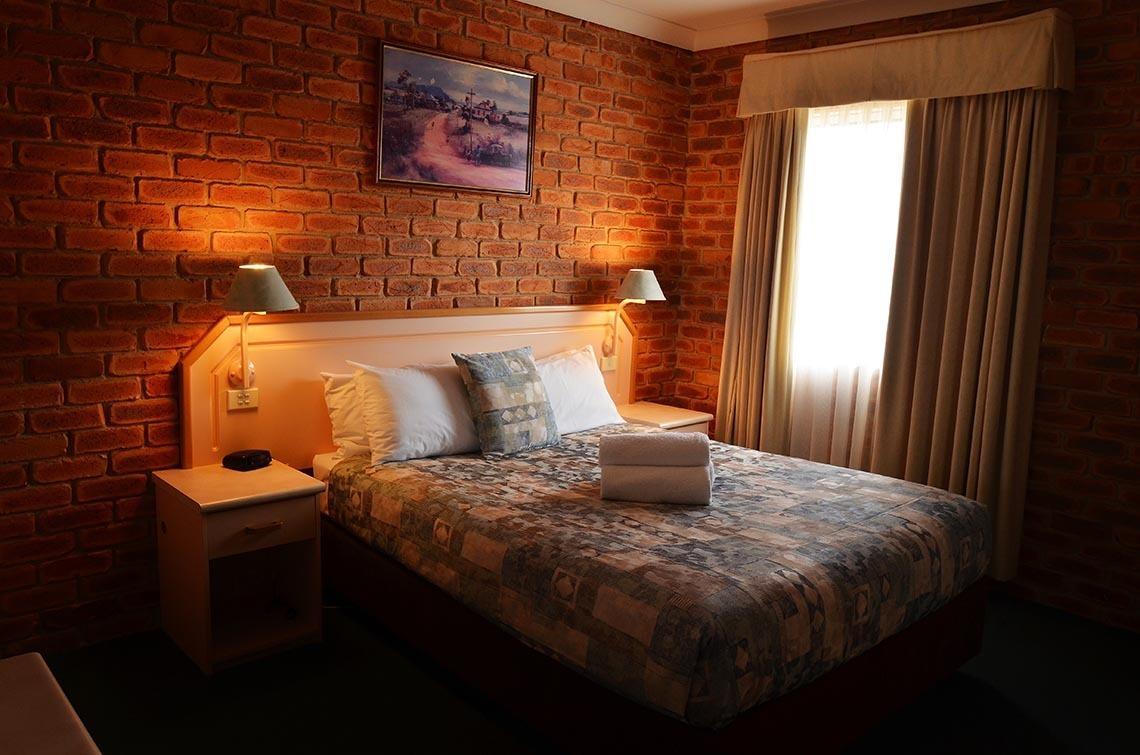 The Crossing Motel Junee Bagian luar foto