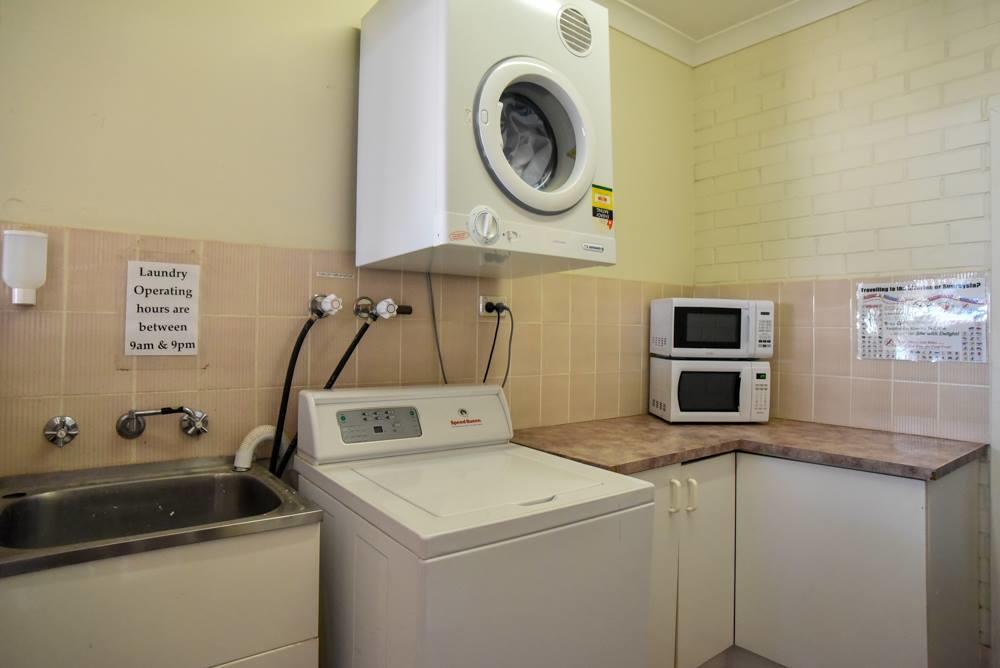 The Crossing Motel Junee Bagian luar foto